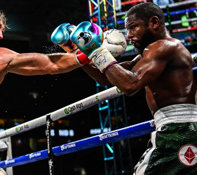 Floyd Mayweather volvió para pelear con un youtuber pero no pudo noquearlo