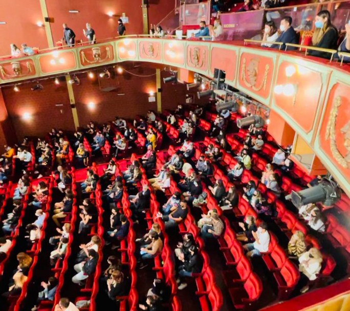 Reabren teatros y cines en todo el país con protocolos y aforo reducido