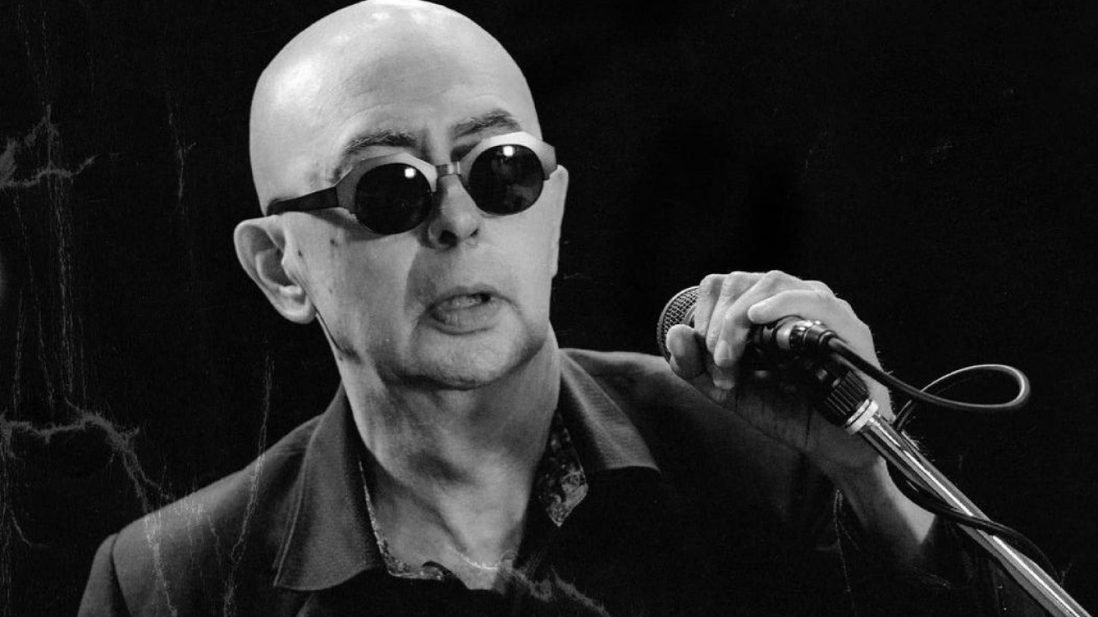 "La vida es una misión secreta", un libro con las letras del Indio Solari ilustradas por Serafín