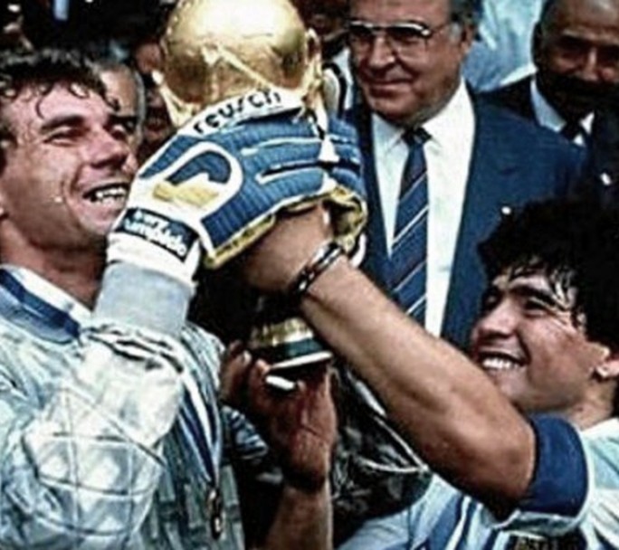 Pumpido: "Este aniversario es especial porque es el primero sin Diego"