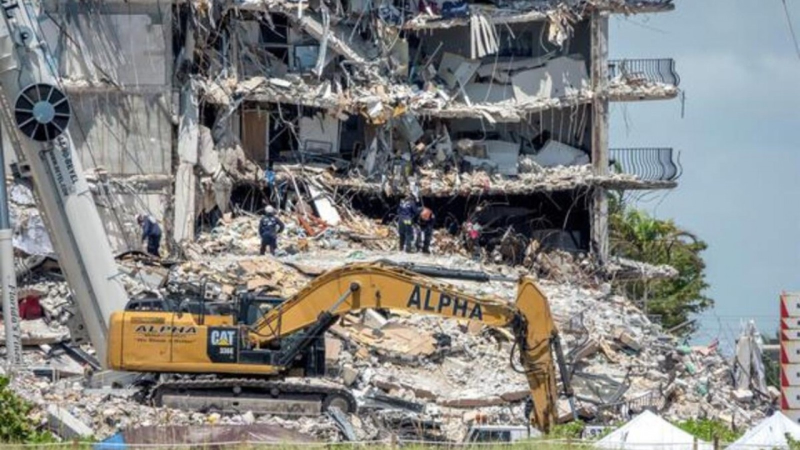 Aumentó a 18 el número de fallecidos tras el colapso del edificio en Miami