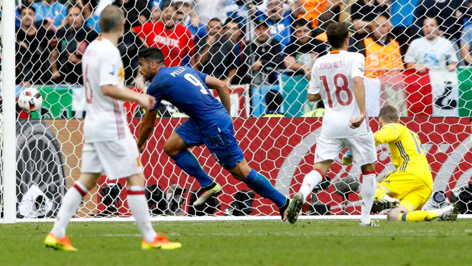 Italia y España reeditan un clásico con mucha historia por un lugar en la final