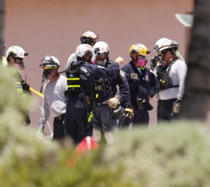 Ascienden a 28 los muertos por el derrumbe del edificio en Miami v son 117 los desaparecidos