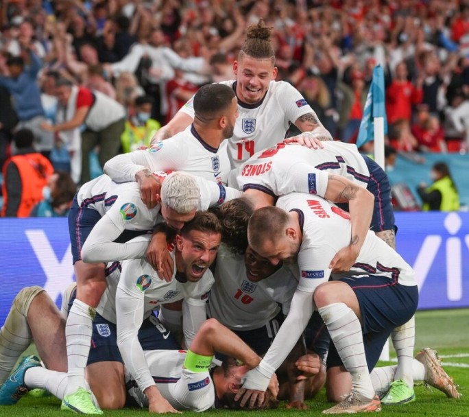 Inglaterra derrotó en el alargue a Dinamarca y jugará la final con Italia