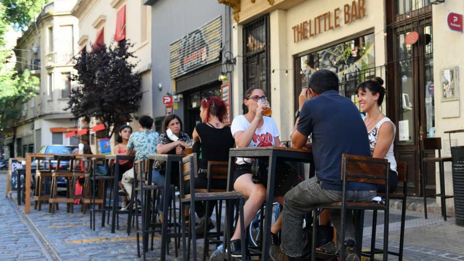 Día del amigo: con menos restricciones, se espera un repunte de consumo y ventas