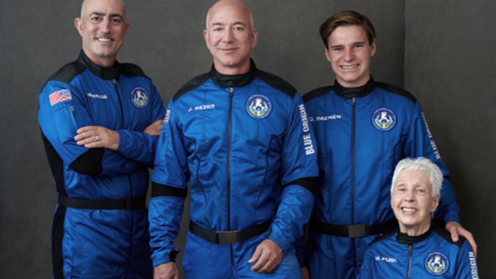 A 52 años de la llegada del hombre a la Luna, Jeff Bezos viajó con éxito al espacio