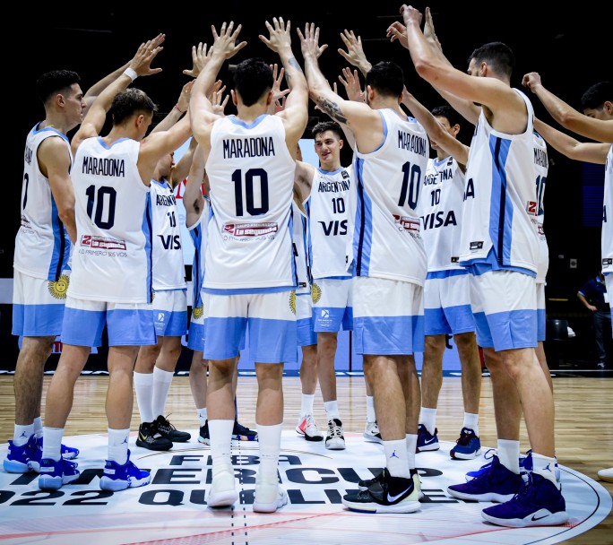 Argentina va contra Australia buscando un lugar entre los cuatro mejores