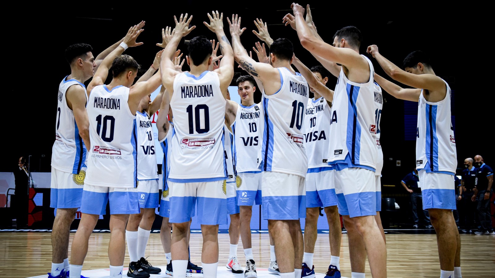 Argentina va contra Australia buscando un lugar entre los cuatro mejores