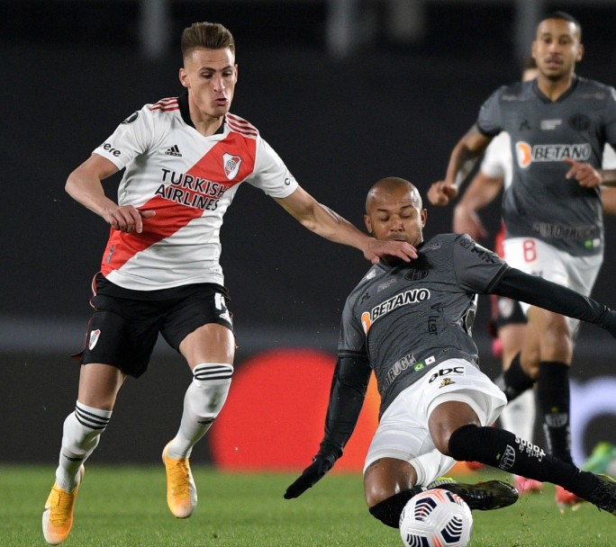 Con gol de Nacho Fernández, Atlético Mineiro le ganó a River en el Monumental