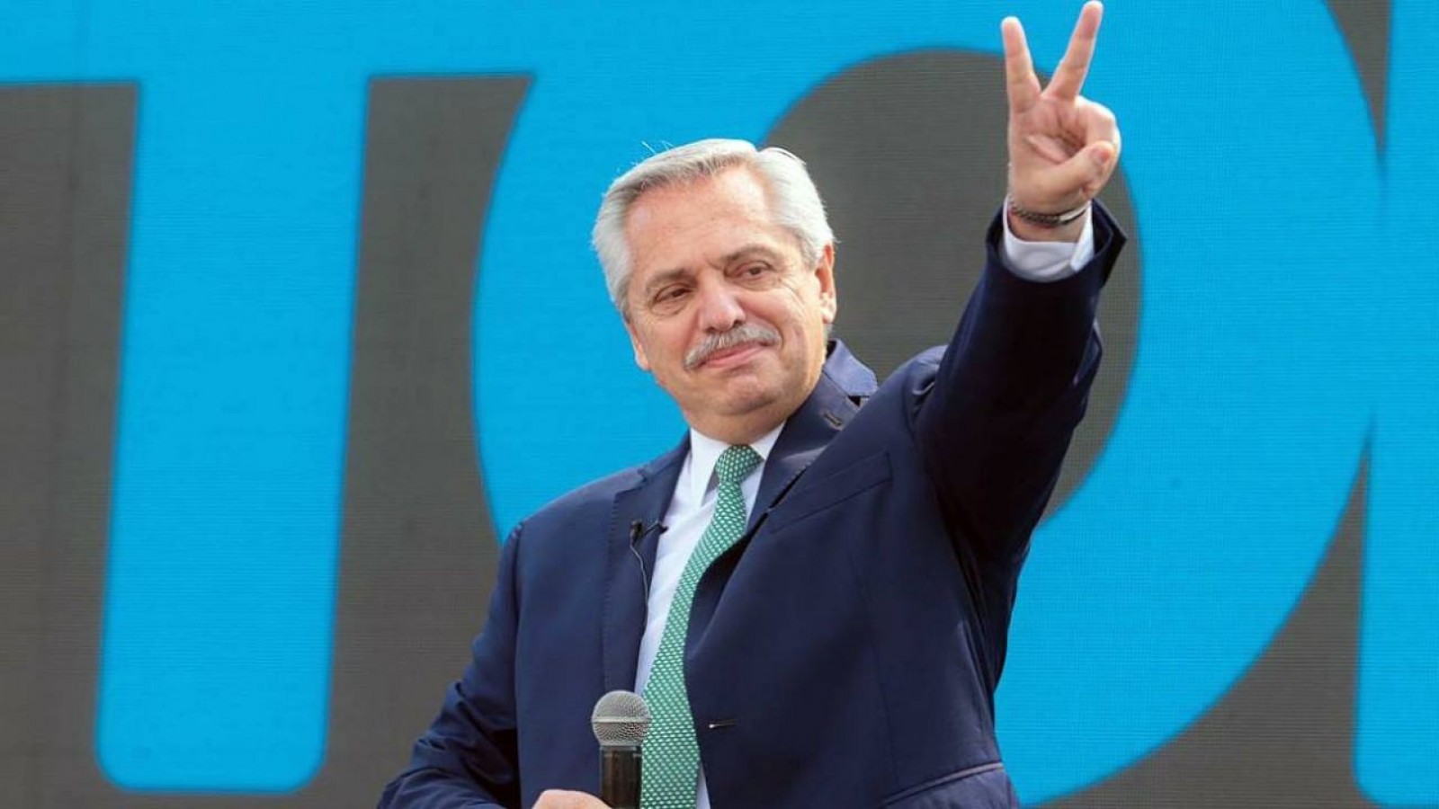 Fernández defiende su gestión en pandemia: "sólo tuvimos 99 días de normalidad"