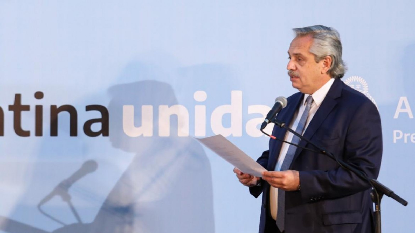 El presidente llega a la Rosada para el juramento de los nuevos ministros