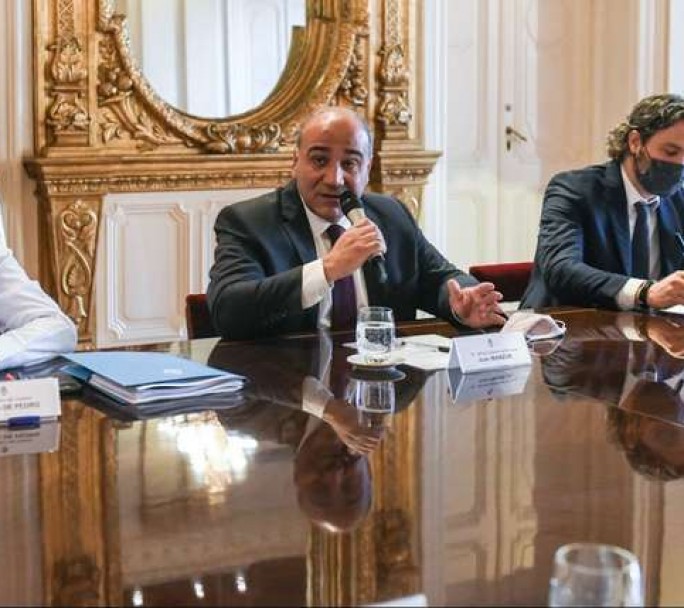 Juan Manzur encabeza la primera reunión de Ministros
