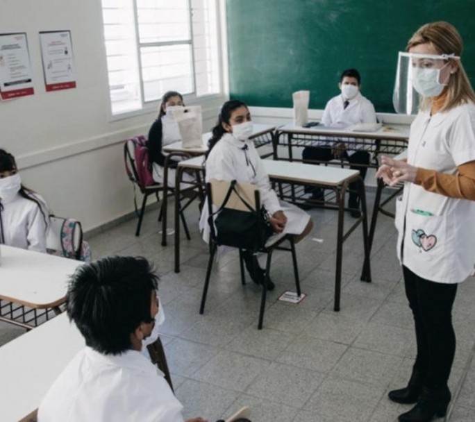 Clases los sábados y un plan para abrir las aulas