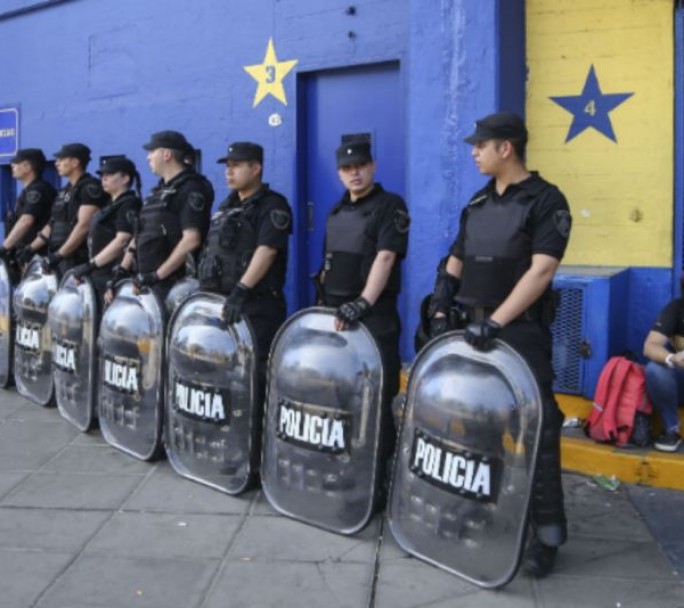 La Policía Federal no será la encargada de chequear que los hinchas estén vacunados