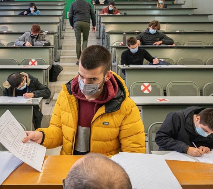 Vuelve la presencialidad a las universidades: se eliminó el distanciamiento en las aulas