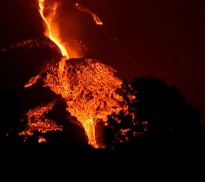 Volcán La Palma: a un mes de la erupción no hay perspectiva de que cese