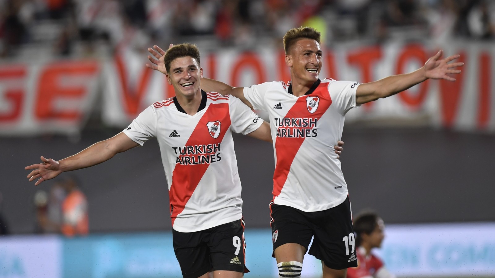 River triunfó contra Argentinos, y estiró la diferencia con Talleres