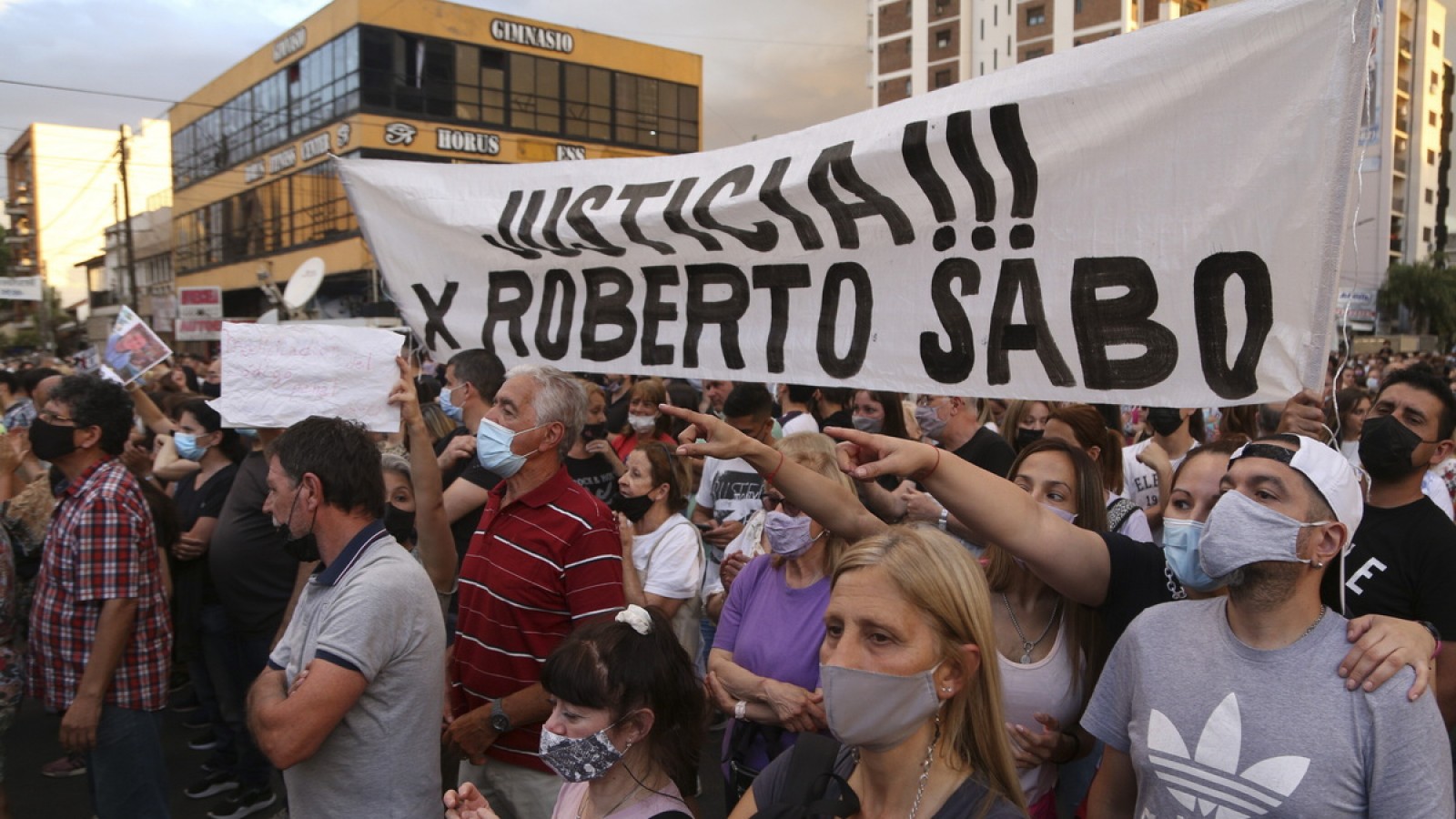 Masiva marcha para pedir justicia y seguridad en Ramos Mejía