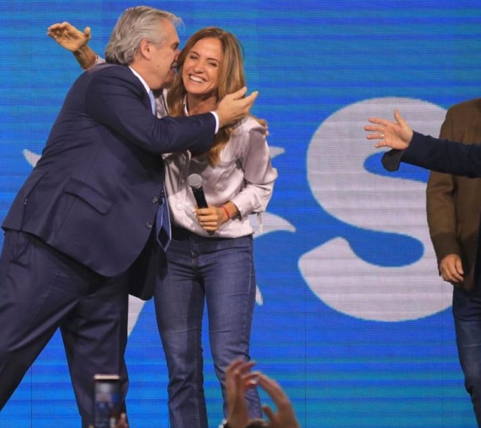 Del moderado festejo a la celebración del Frente de Todos por llegado casi al empate en la provincia