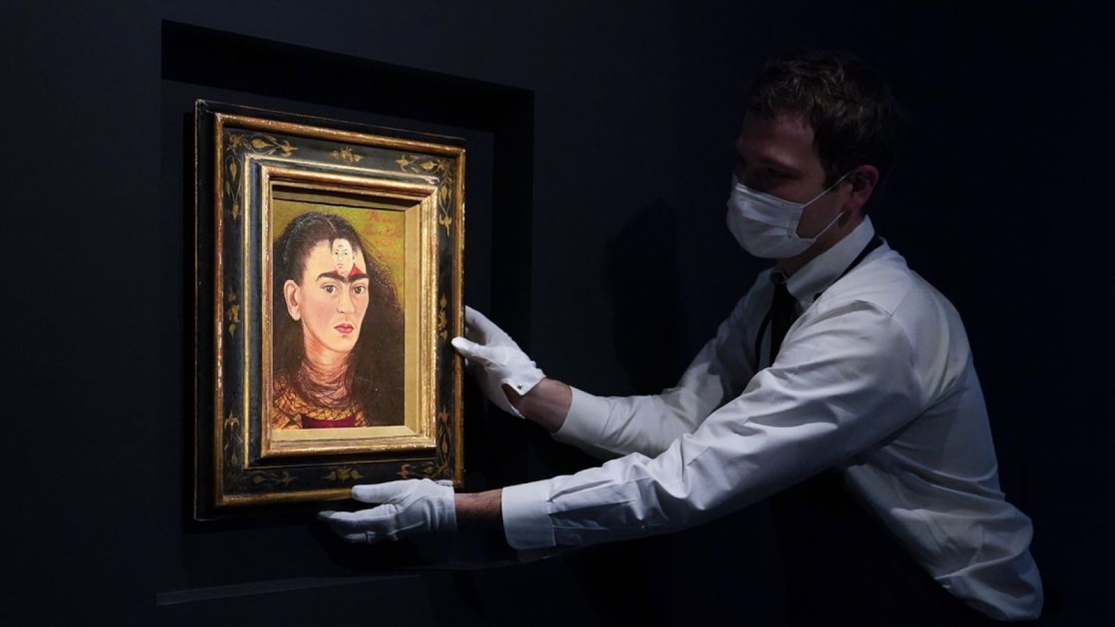 El argentino Eduardo Costantini compro por 35 millones una pintura de Frida Kahlo
