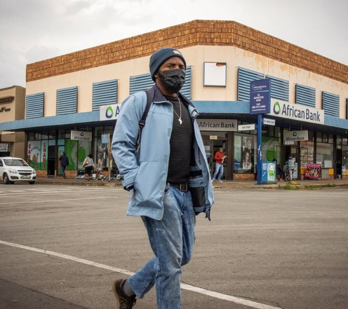 Un informe técnico de la OMS advierte sobre el elevado peligro del avance de Omicron en el mundo