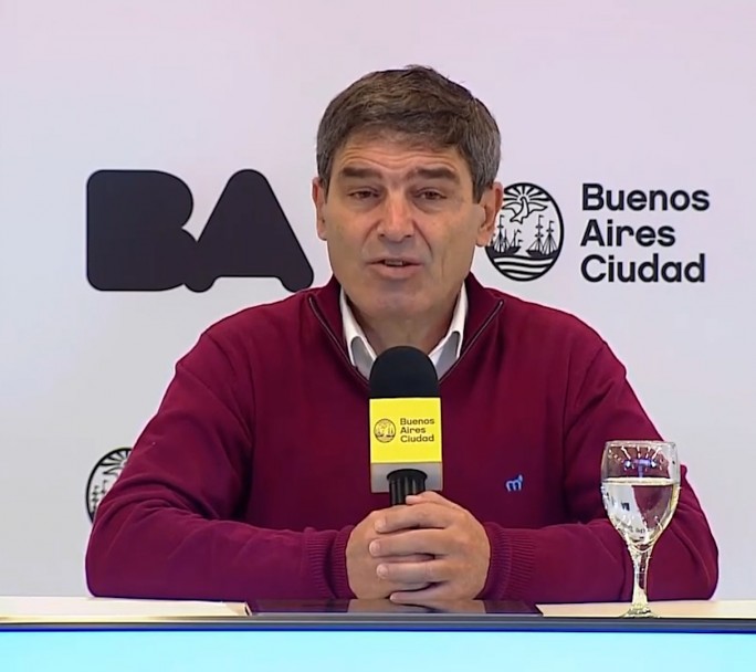 Quirós dijo que el pasaporte sanitario será obligatorio en eventos masivos