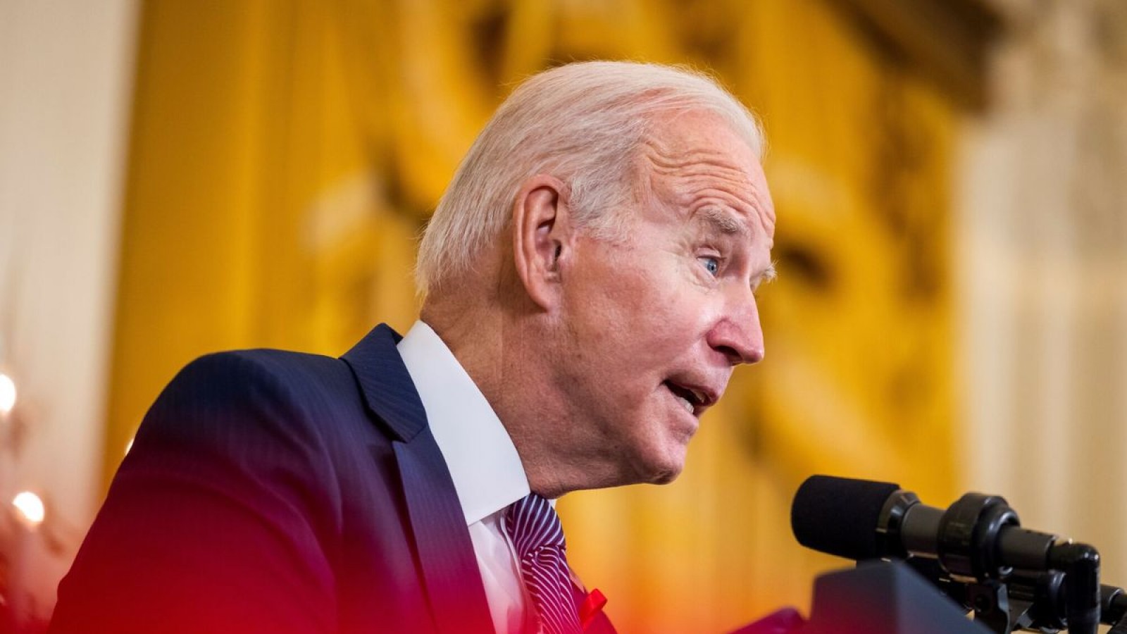 La Casa Blanca anuncia nuevas medidas de refuerzo ante el primer caso de Omicron