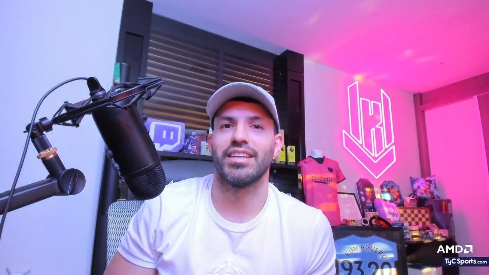 El delantero Sergio Agüero evitó hablar acerca de la arritmia que sufre