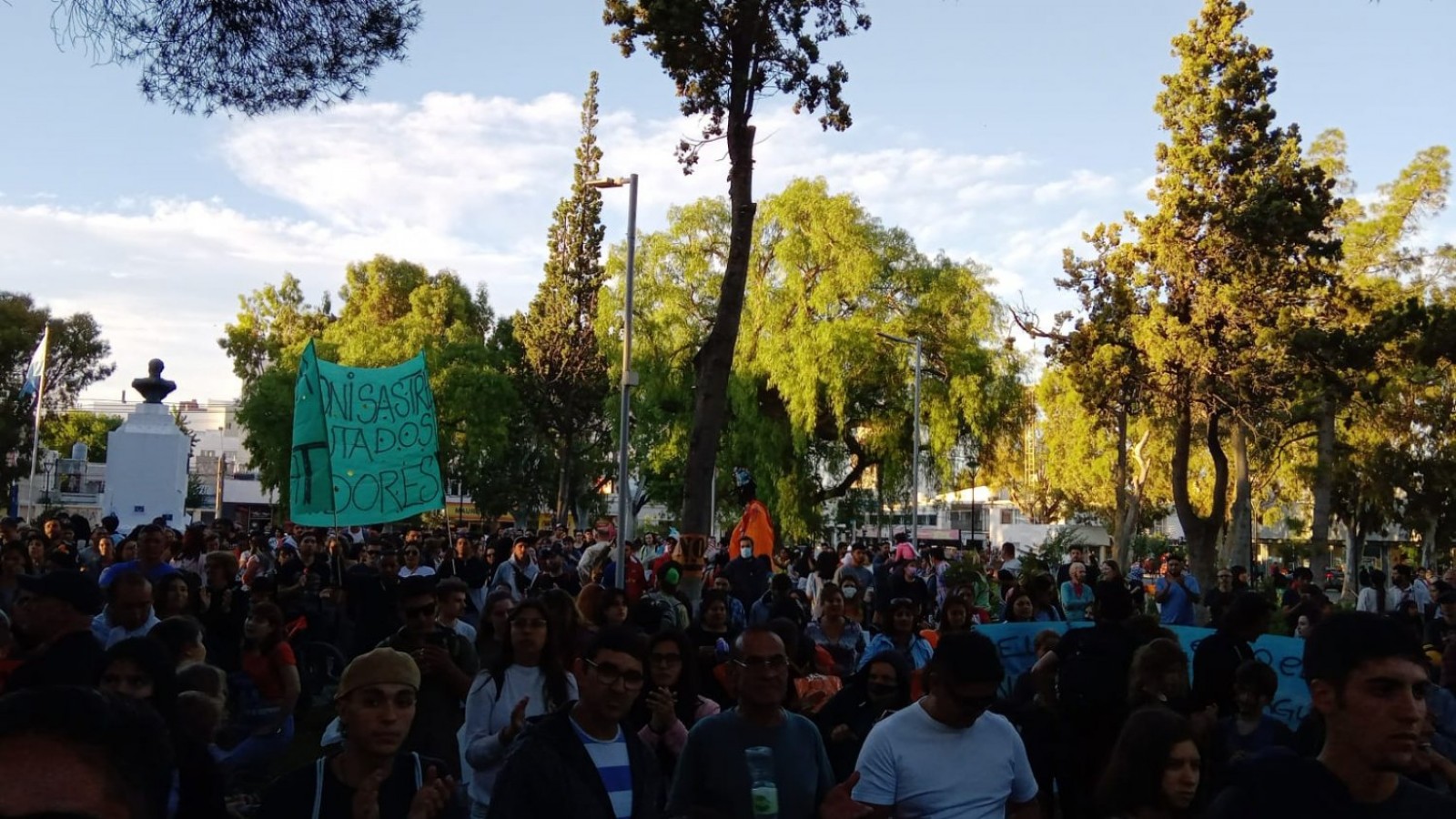 El gobernador de Chubut derogó la Ley de Zonificación y llamó a plebiscito