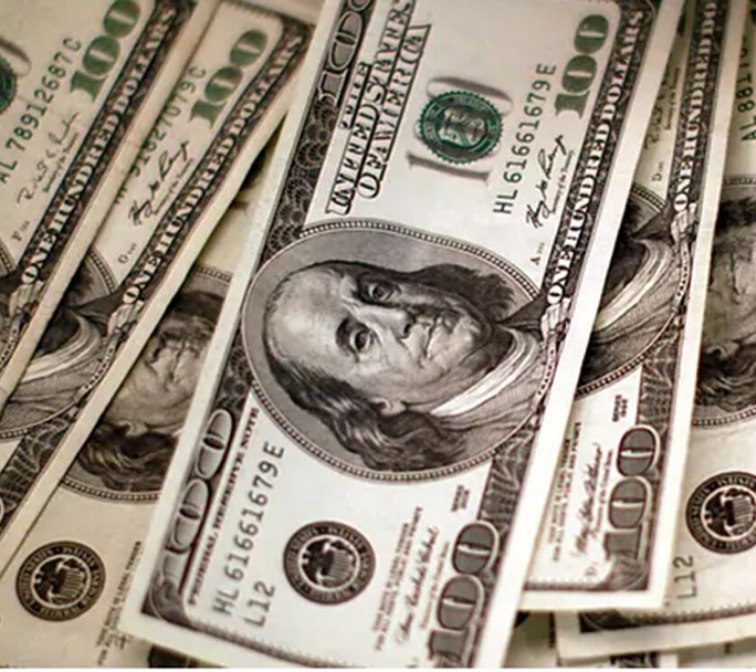 Nuevo récord para el dólar: $210 y sigue subiendo