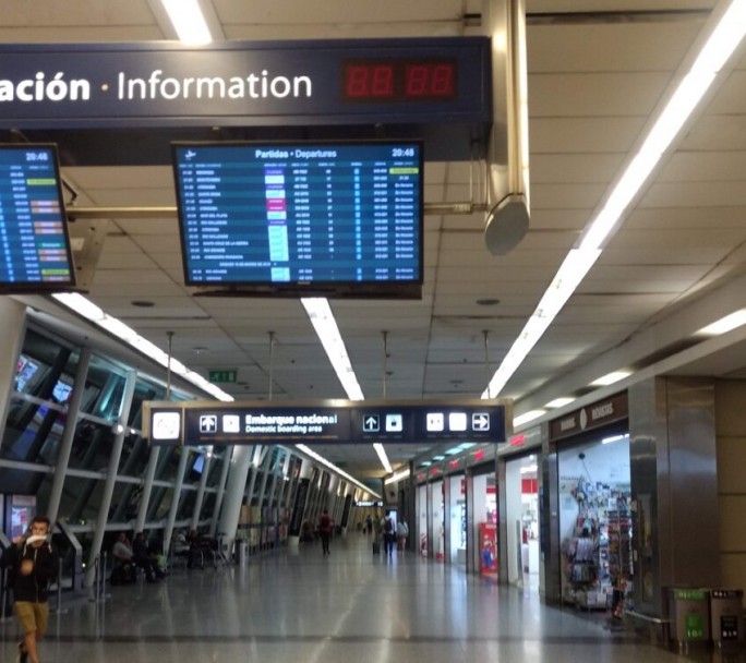 Nuevas restricciones en Aeroparque debido a la creciente ola de Covid-19