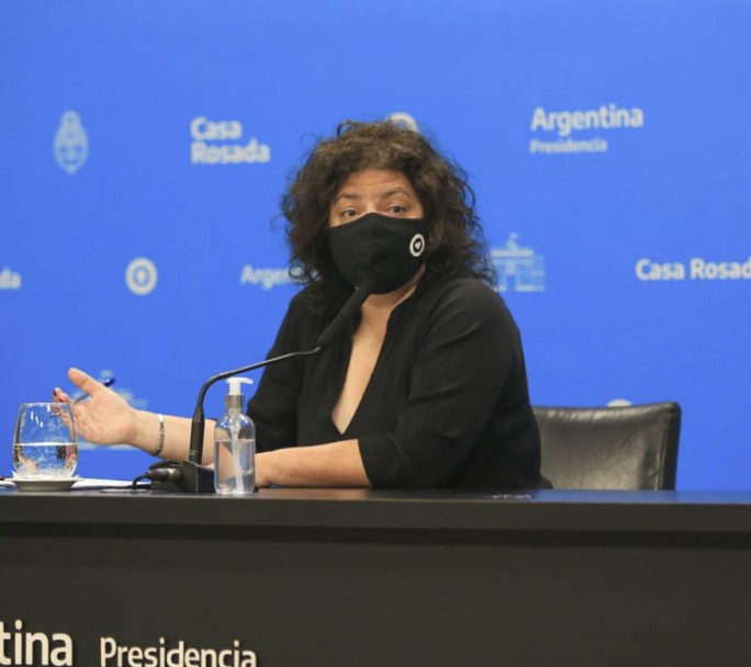 Vizzotti reveló que se evalúa reducir el aislamiento para los que tengan tres dosis