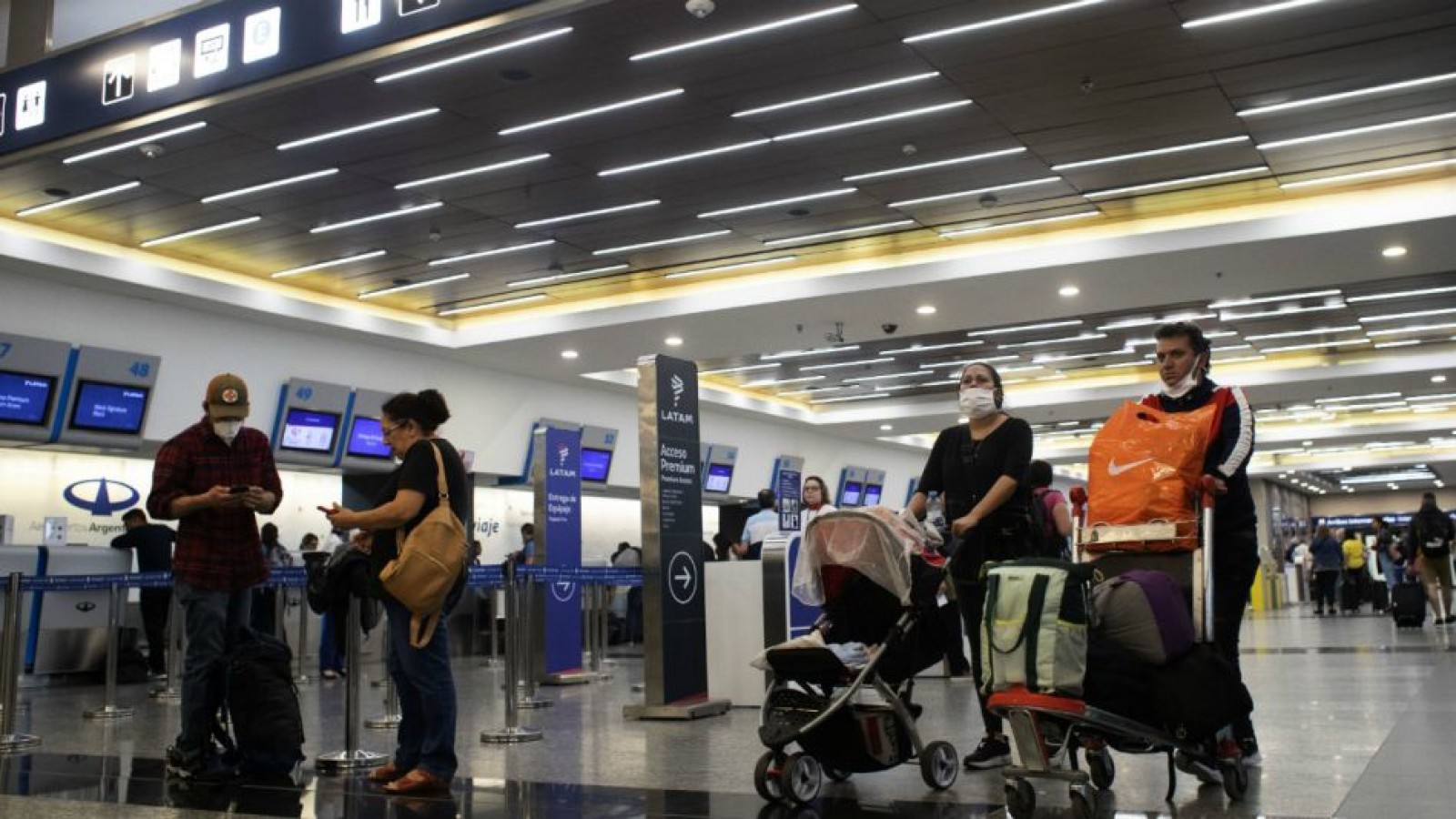 Los argentinos con esquema de vacunación completo no deberán presentar PCR negativo para ingresar