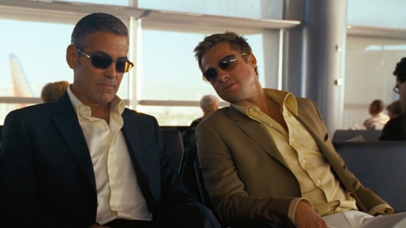 George Clooney y Brad Pitt aceptaron bajarse el sueldo con tal de que su película se estrene en el cine