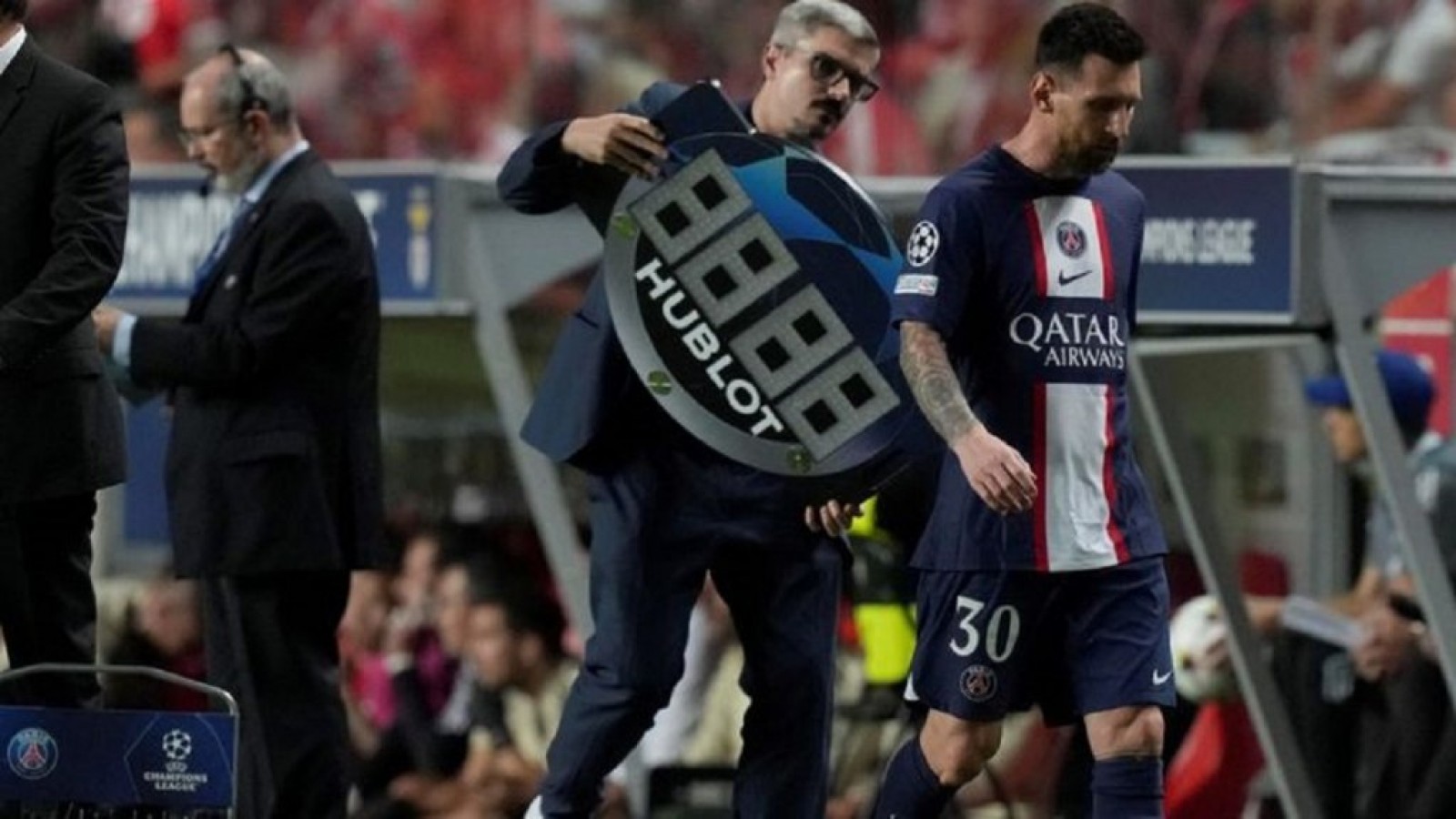 Messi tuvó una contractura y dejo el partido contra Benefica