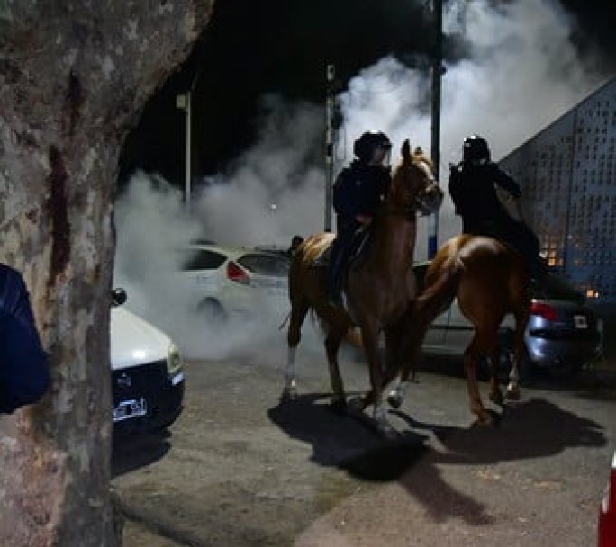 Se prohibió el uso de pistolas lanza gases y granadas en eventos deportivos