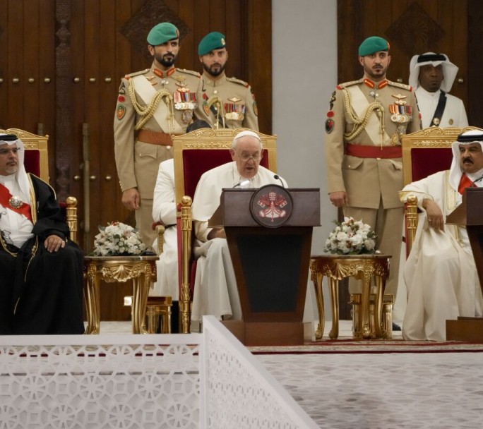 Papa Francisco: "Deseamos que las disputas entre Oriente y Occidente se resuelvan por el bien de todos"