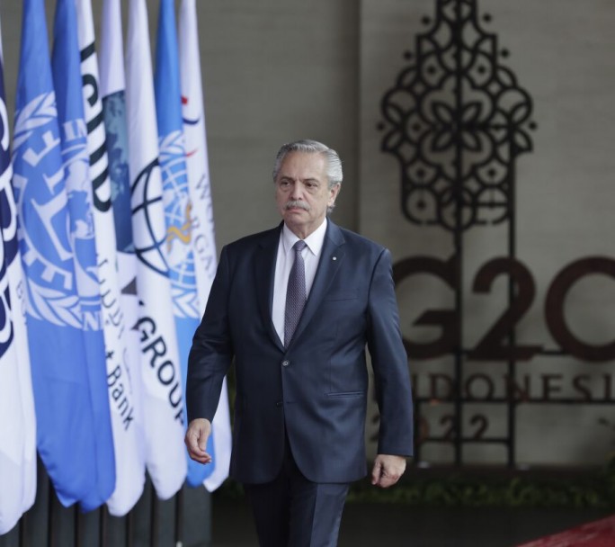 Alberto Fernández: estudios en el Otamendi y reposo