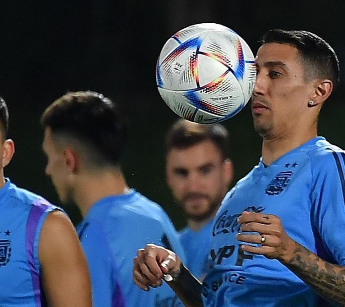 Lionel Scaloni pensando en posibles variantes en el esquema preparandose para Países Bajos