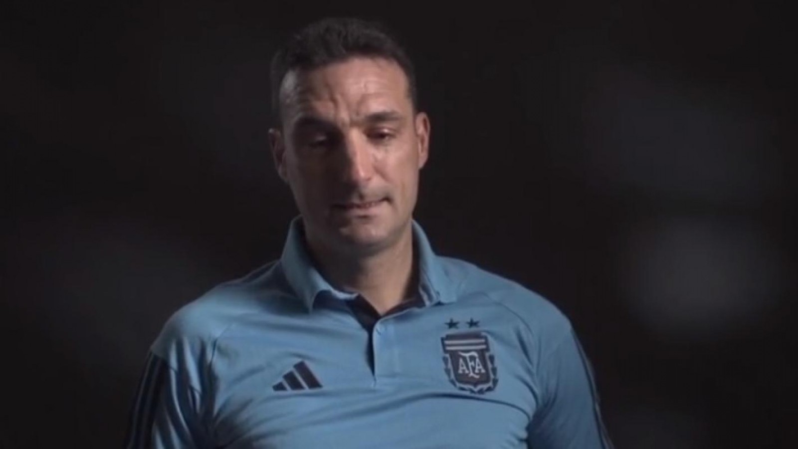 Scaloni emocionado prometió dejar todo en la cancha para "llevarle una alegría a la gente"
