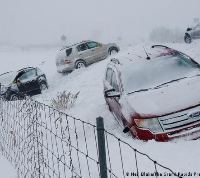 La tormenta de nieve y lluvia en EE.UU dejó un saldo de hasta 50 muertos