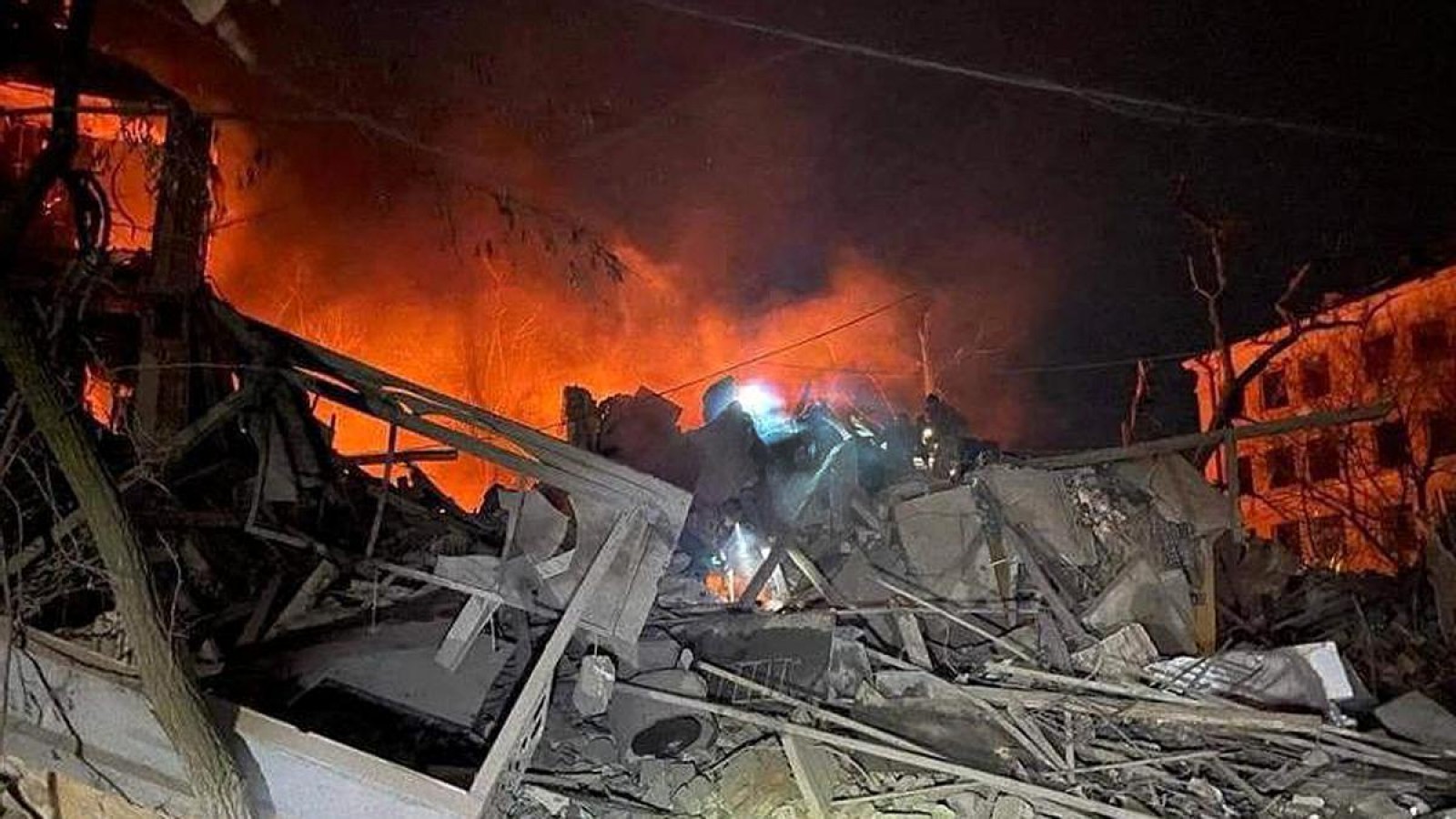 Bombardeos en Ucrania con civilés fallecidos, las fuerzas rusas no ceden