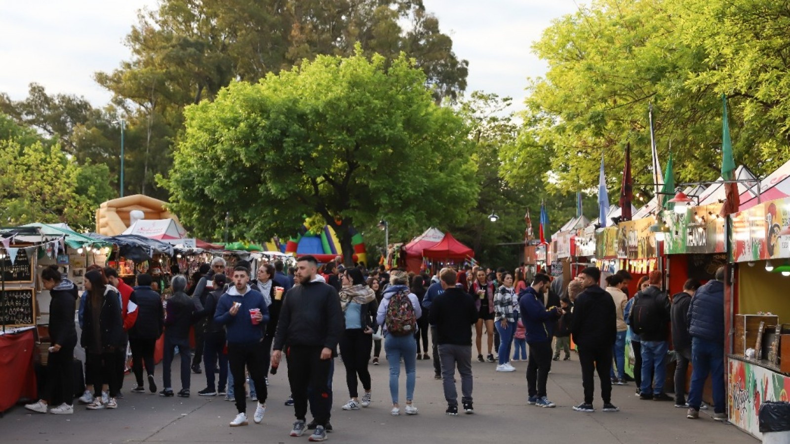 Este fin de semana: Gran regreso de la Feria de las Colectividades de Villa Adelina.