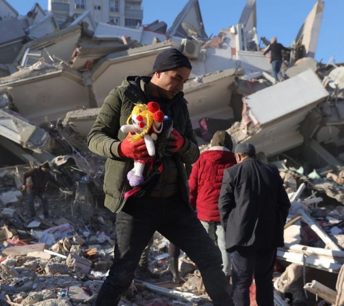 La cifra de muertos en Turquía y Siria tras los terremotos asciende a 28.000