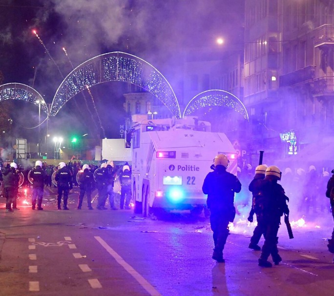 Violentos disturbios en Francia, luego de la reforma en las Jubilaciones de Macrón