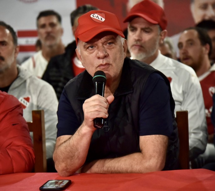 Grindetti reemplaza a Doman como presidente de Independiente