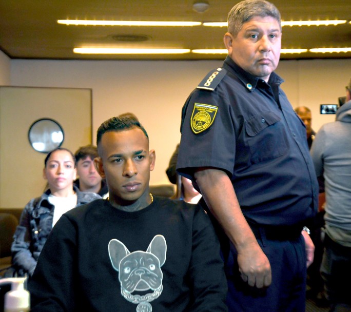 Se complica el juicio a Villa, una testigo vió moretones en la ex pareja del futbolista