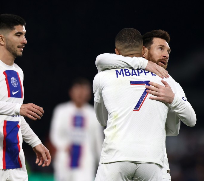 El PSG derrotó por 2 a 1 a Angers con una asistencia de Messi y dos goles de Mbappé