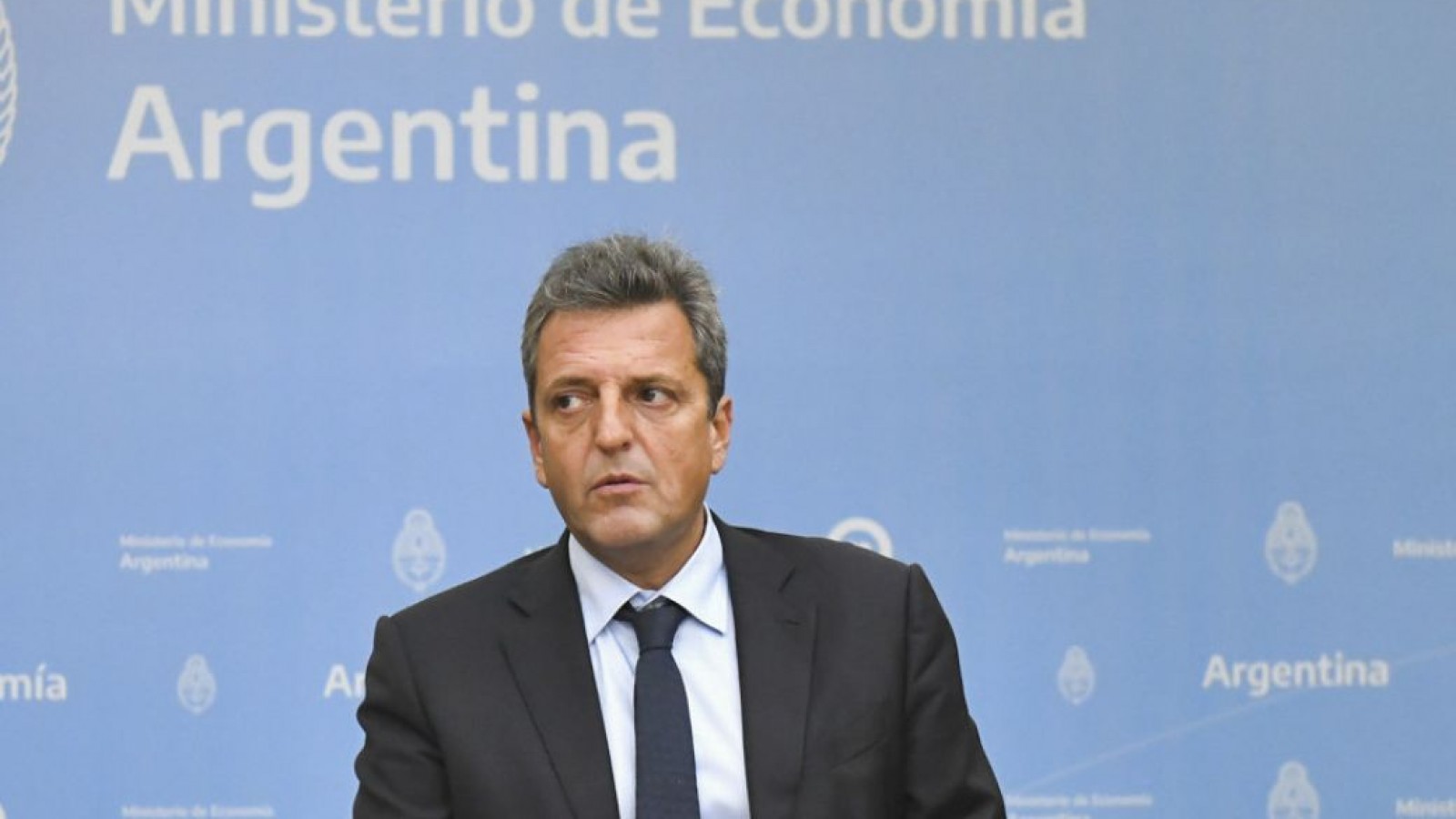 El dólar blue quedó hoy a un paso de tocar los $500 por lo que Massa ordenó intervenir el BCRA