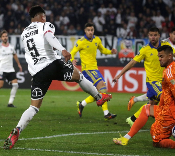 Boca Juniors venció 2 a 0 a Colo Colo en su visita al estadio Monumental David Arellano
